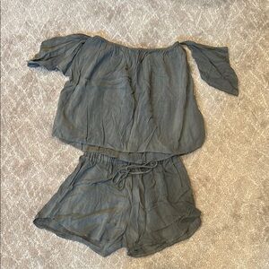 Sunday steven’s Off-Shoulder Gray Two-Piece Set